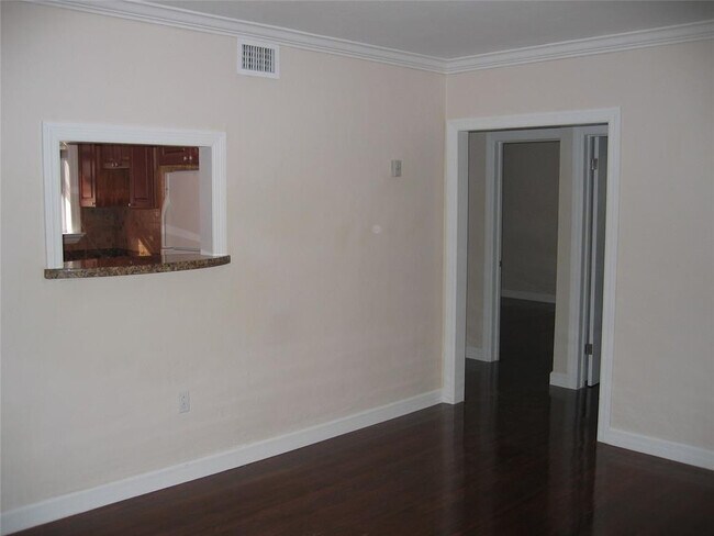 Building Photo - 115 Antiquera Ave