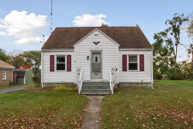 Building Photo - 629 St Clair Ave