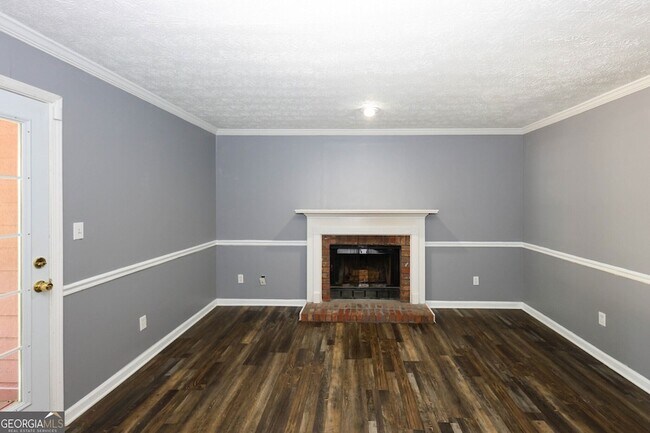 Building Photo - 5461 Park Pl S