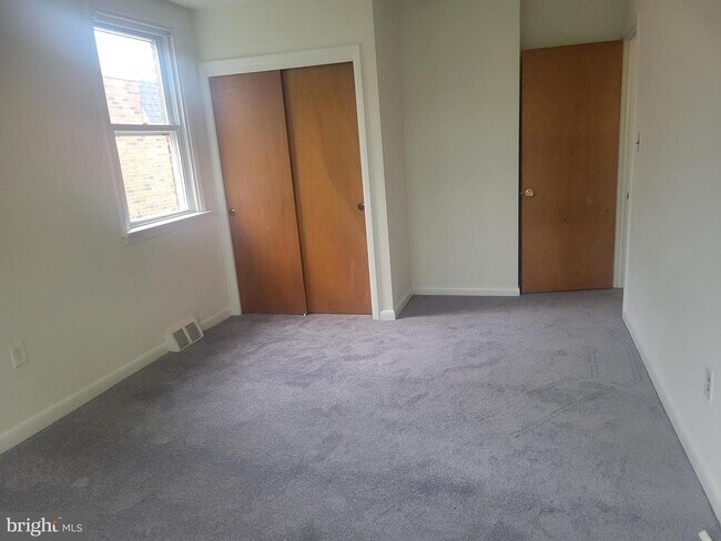 Building Photo - 807 Selma St