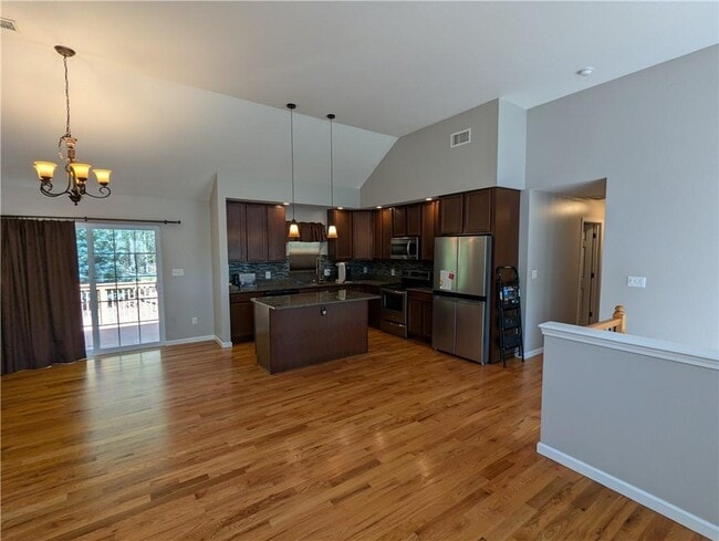 Building Photo - 409 Burlingham Rd