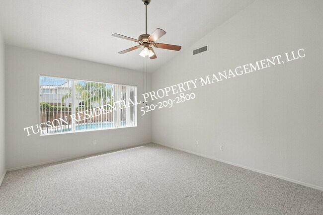Building Photo - 11399 Silver Pheasant Loop