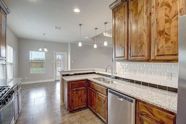 Building Photo - 7530 Sable Creek Dr