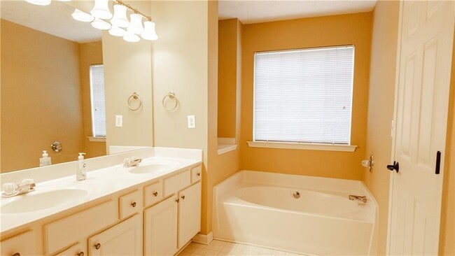 Building Photo - 2327 Oak Glenn Cir