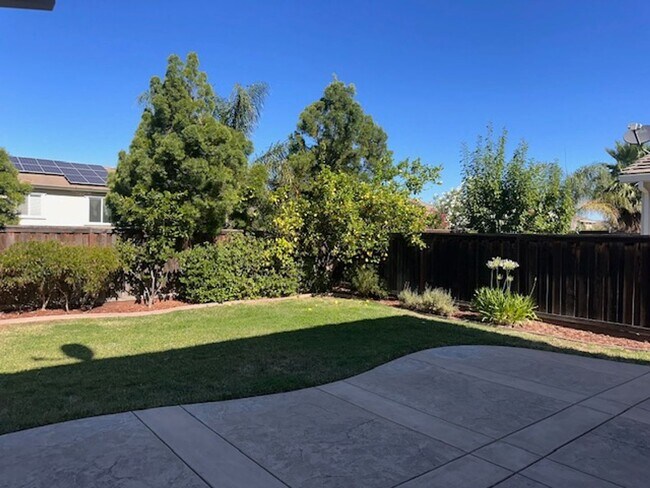 Building Photo - $500.00 off first full months rent - Beautiful home in River Island