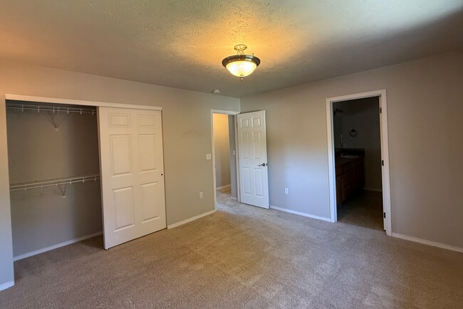 Building Photo - Beautiful 4 Bed, 3.5 Bath Home in Eagle Ridge