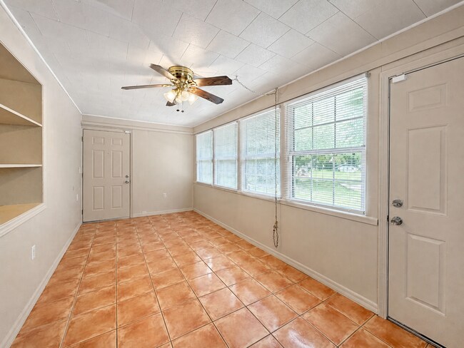Building Photo - 647 San Juan Blvd