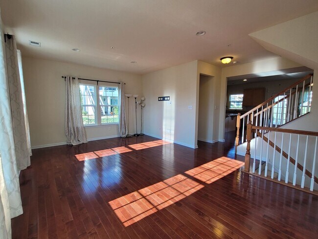 Building Photo - Beautiful 3 Bedroom in Carnegie