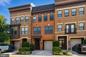 Building Photo - 9228 Wood Violet Ct