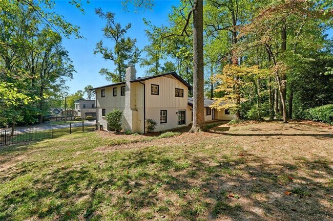 Building Photo - 4832 Valley View Ct