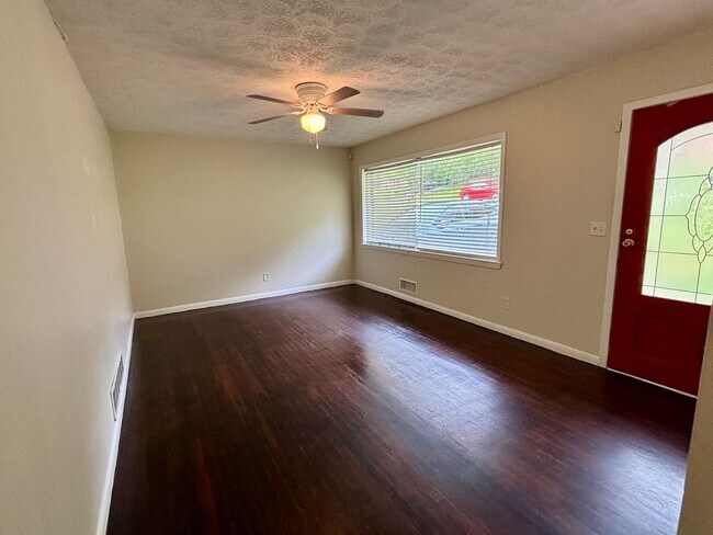 Building Photo - 2712 Sherlock Dr