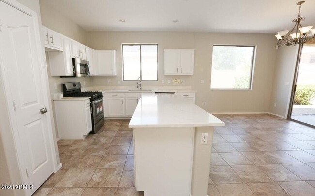 Building Photo - 3462 E Powell Way
