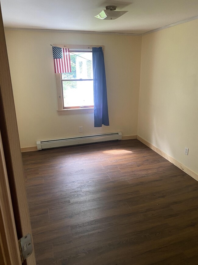 Building Photo - 1032 Swan Lake Ave
