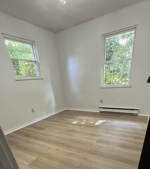 Building Photo - 1018 Arrowhead Dr