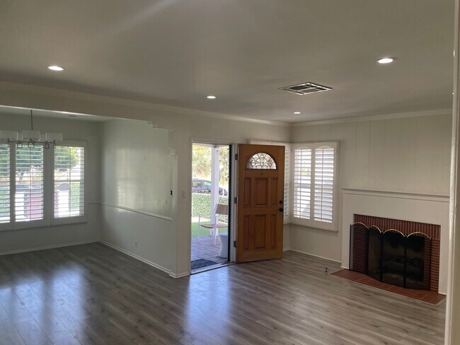 Building Photo - 3817 Globe Ave