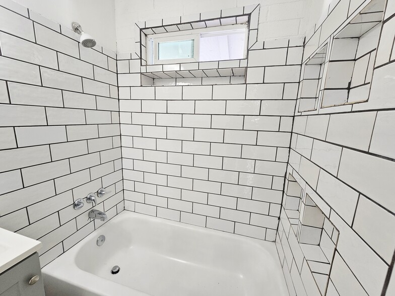 Building Photo - 1731 E Moreland St