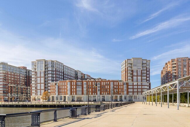 Building Photo - 1125 Maxwell Ln