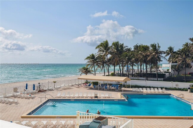 Building Photo - 3505 S Ocean Dr