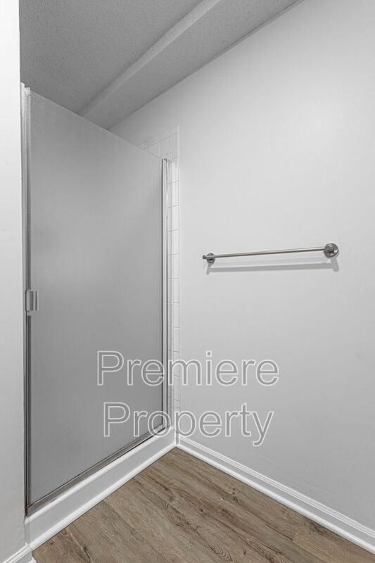 Building Photo - 5708 NW Raintree Ct