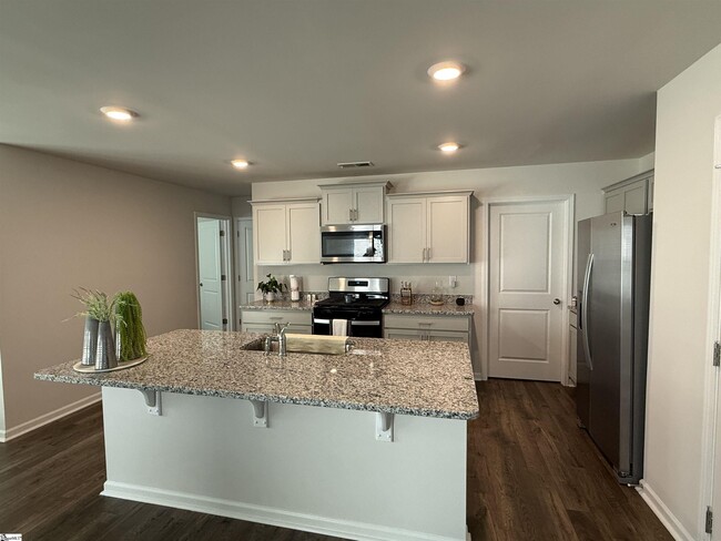 Building Photo - 1883 Bridle Ln