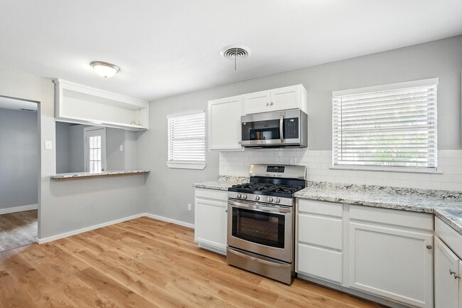 Building Photo - 5107 Durango Dr