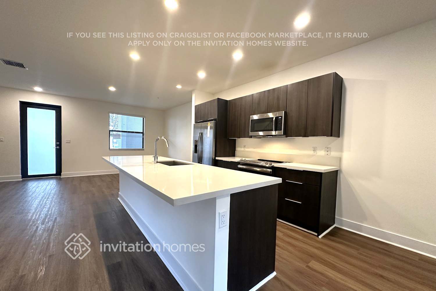 Building Photo - 10437 NW 82nd St