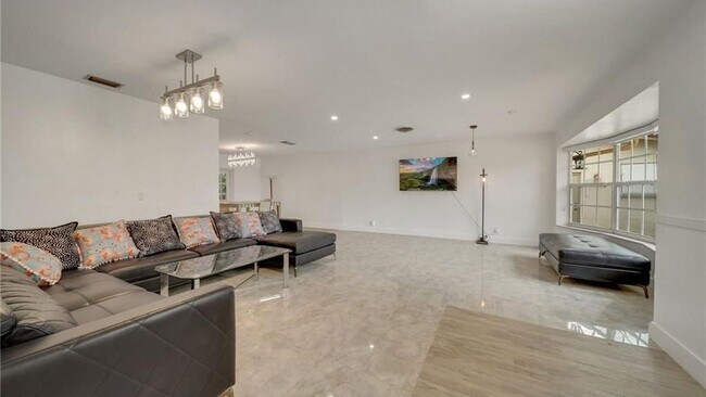 Building Photo - 4115 Madison St