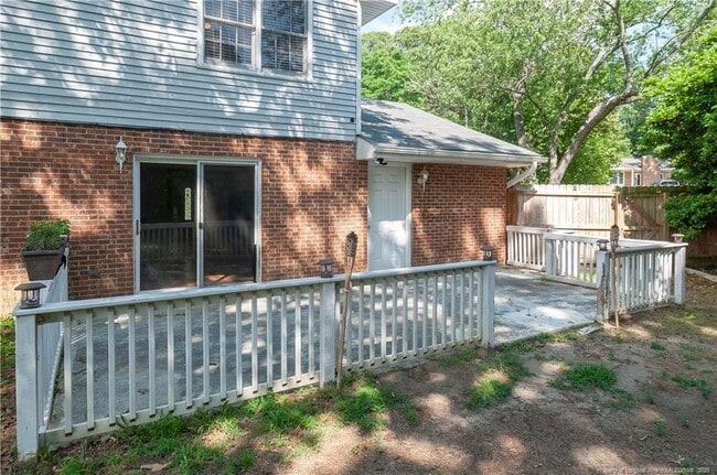 Building Photo - 1302 Kienast Dr