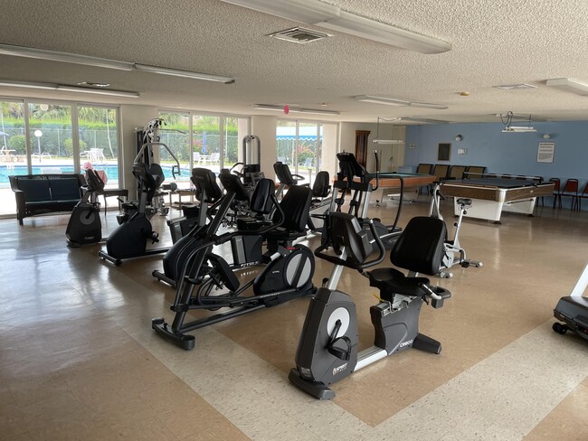 Building Photo - 705 Lori Dr