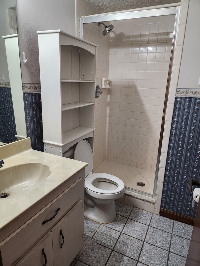 Building Photo - 35097 Whispering Oaks Blvd