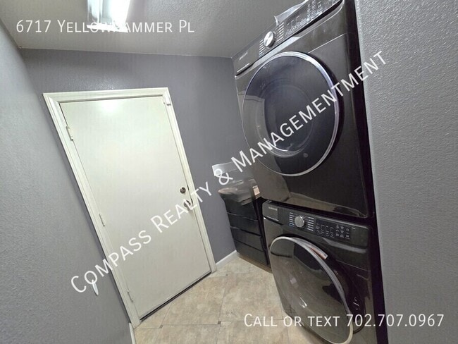 Building Photo - 6717 Yellowhammer Pl