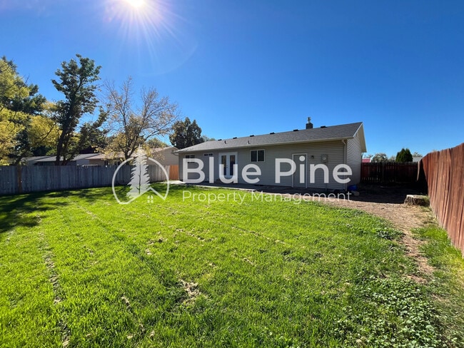 Building Photo - 450 Crimson Dr