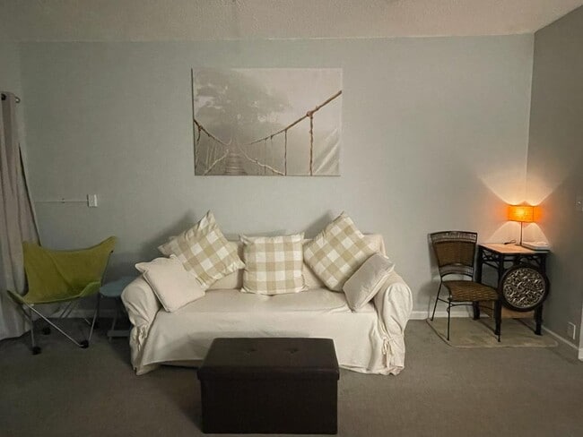 Building Photo - 880 Mandalay Ave