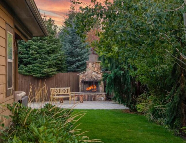 Building Photo - 21302 NE Brooklyn Ct