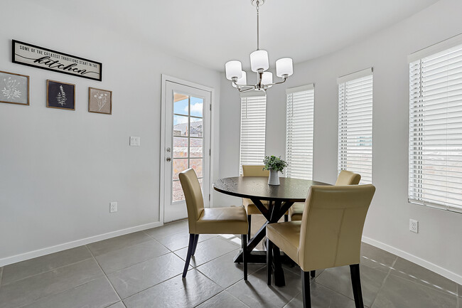 Dining Area - 13054 Oakhampton Ave