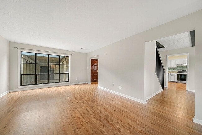 Building Photo - 670 Highland Ct