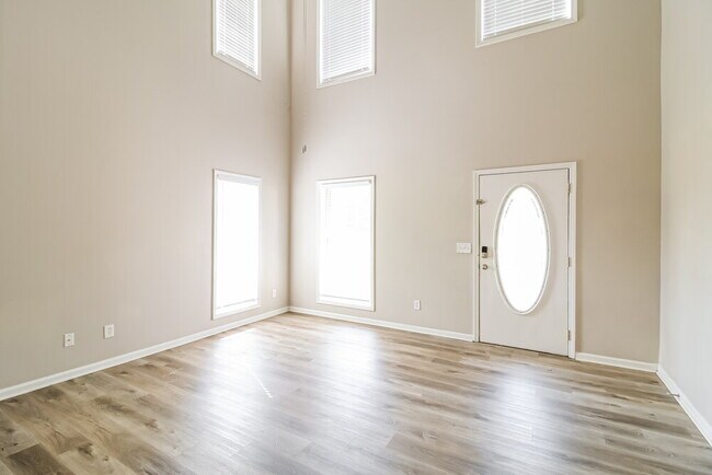 Building Photo - 2215 Baker Carter Dr