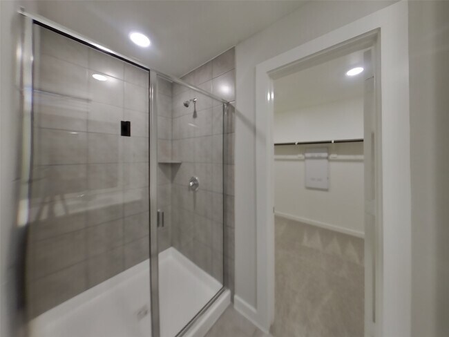 Building Photo - 9835 Willow Creek Commerce Dr