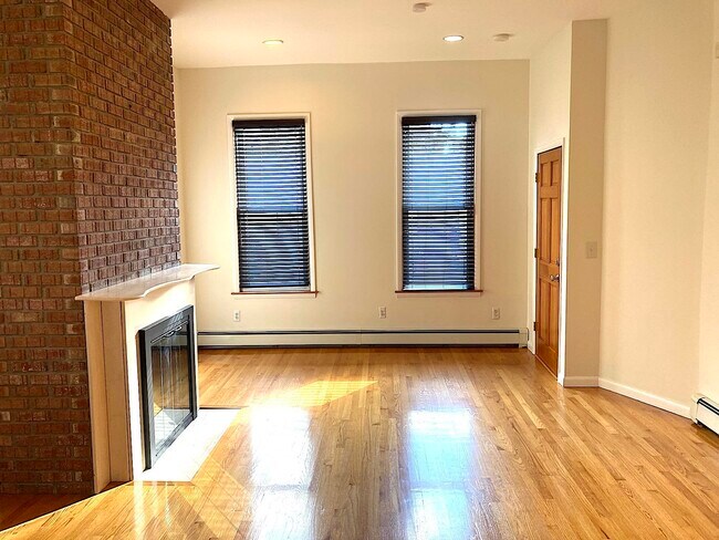 Building Photo - 284 MAGNOLIA Ave