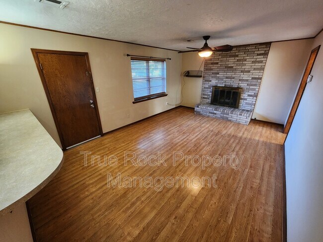 Building Photo - 329 S Morrison Dr