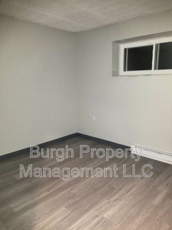 Building Photo - 634 Southcrest Dr