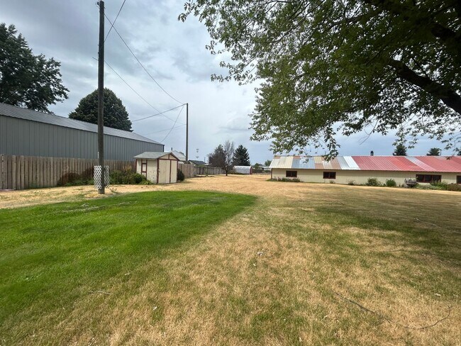 Building Photo - Charming 4 Bed, 1 Bath Home in Spokane Val...