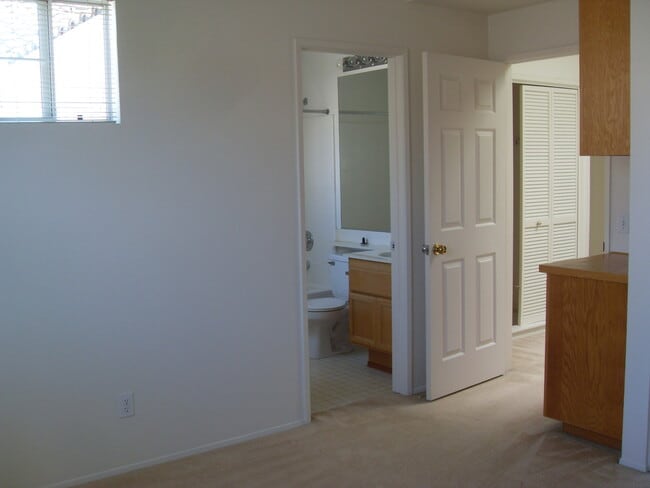 Building Photo - 2 BR / 2.5 BA 1420SQFT Chula Vista Apartment