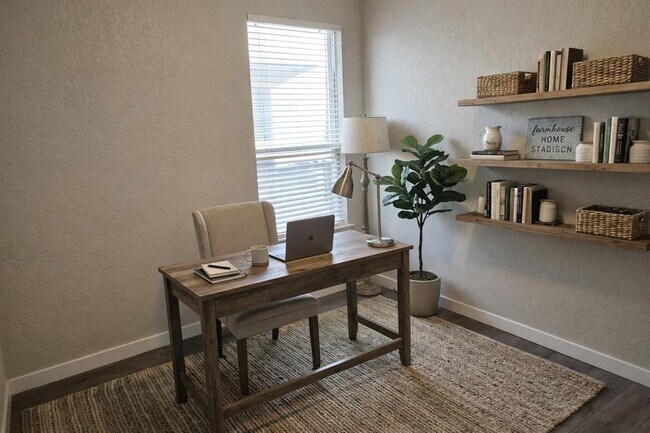 Building Photo - 12127 Medina Ml