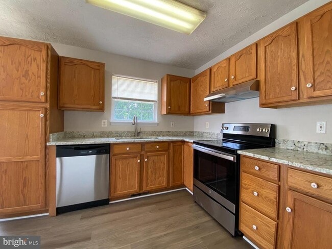 Building Photo - 4786 Calvert Dr