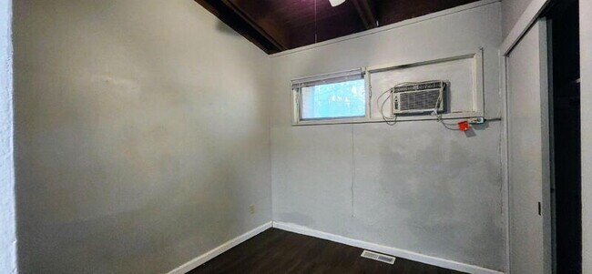 Building Photo - 6707-13 San Bonita Ave