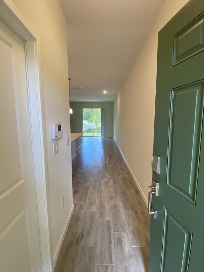 Building Photo - "Charming 3-Bedroom Oasis with 2.5 Baths i...