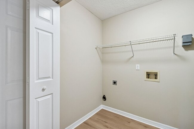 Building Photo - Central Island, 4 Bedroom + Office