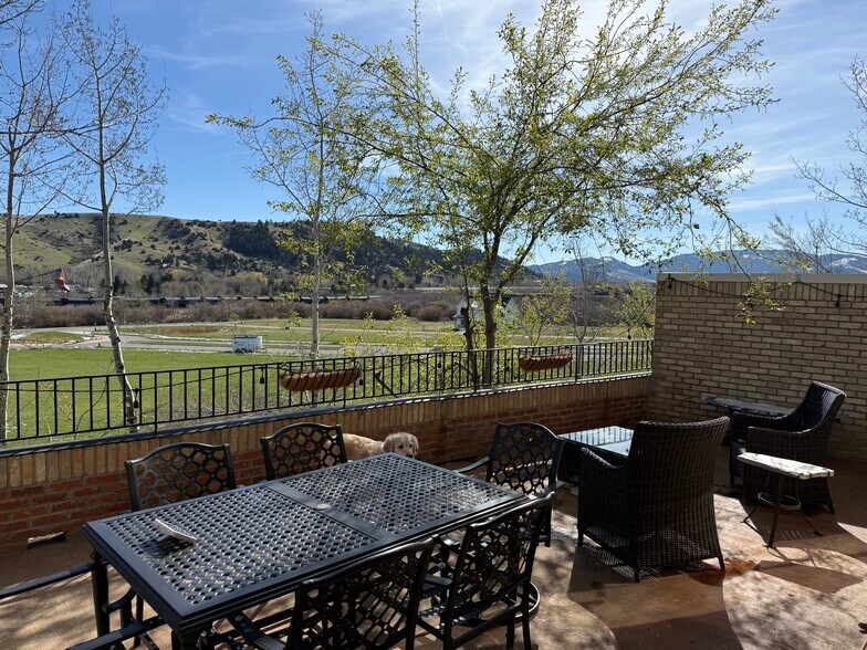 Building Photo - 150 Village Crossing Way