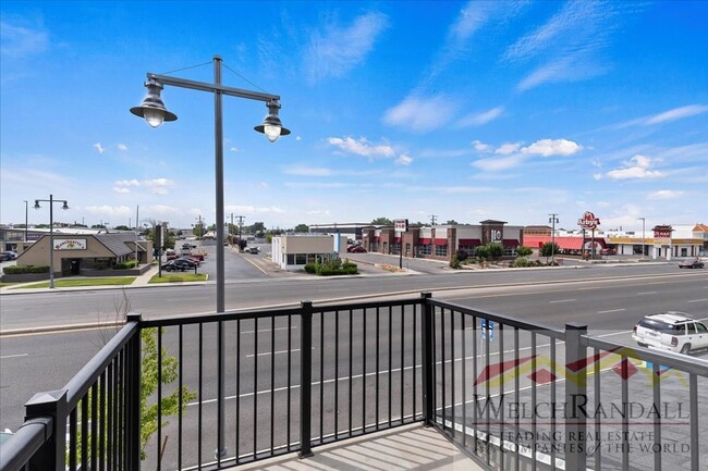 Building Photo - Beautiful Townhome in Salt Lake City